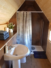 Viking-XL Camping Hut with 2 extensions Pic 6