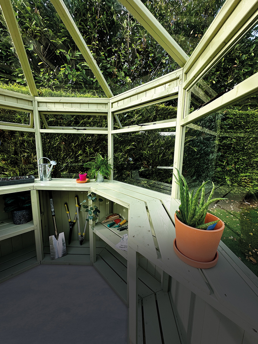 TGB-Thetford Octagonal Timber Greenhouse Pic 4