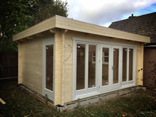 FPL9554 - Flat Roof Log Cabin 400x500